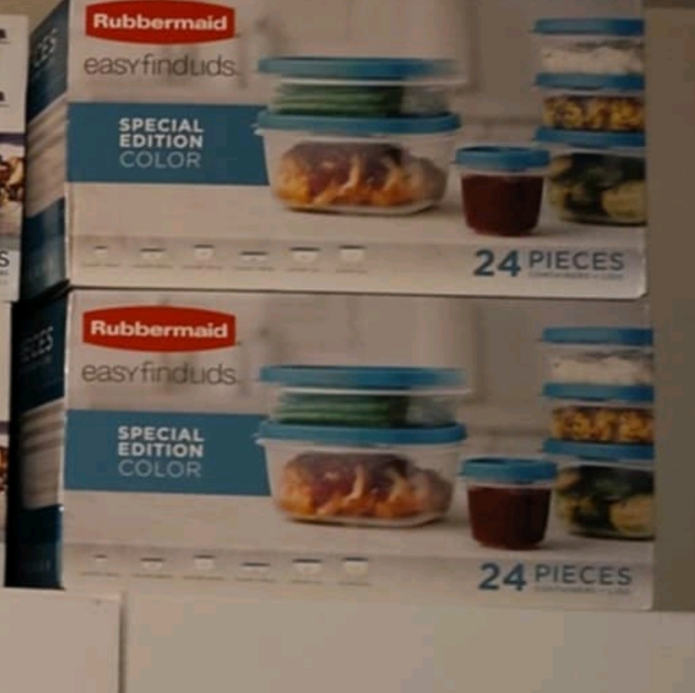 NWT Rubbermaid 24 piece set 1 Box